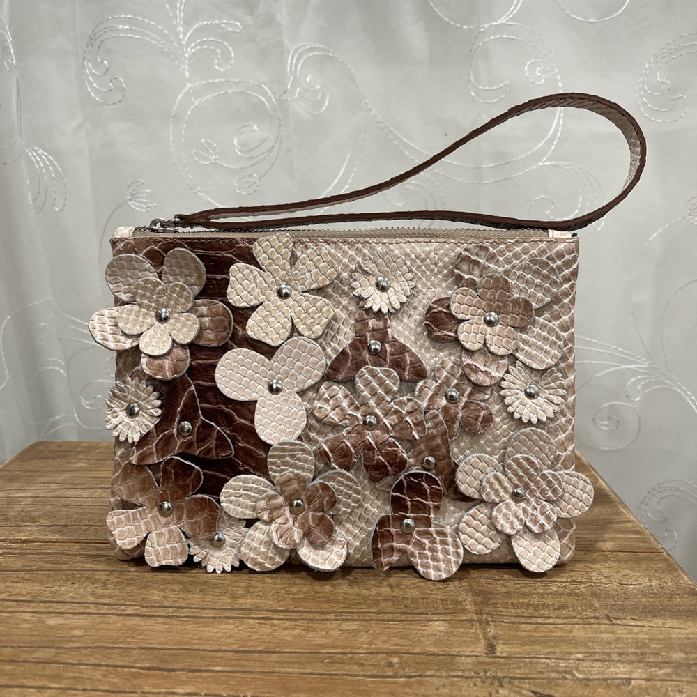 Punto Fibbia Floral Embellished Clutch in Brown and Crea. No need t